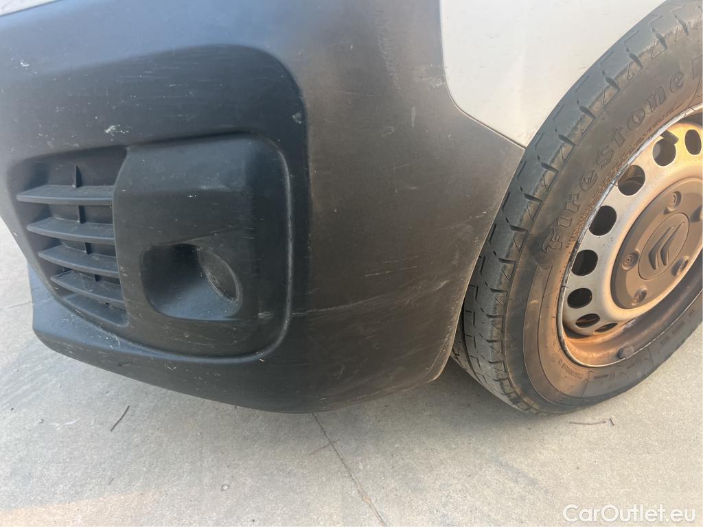  Citroen  Jumpy CITROEN  / 2016 / 4P / furgón Talla M BlueHDi 120 S&S 6v Control #48
