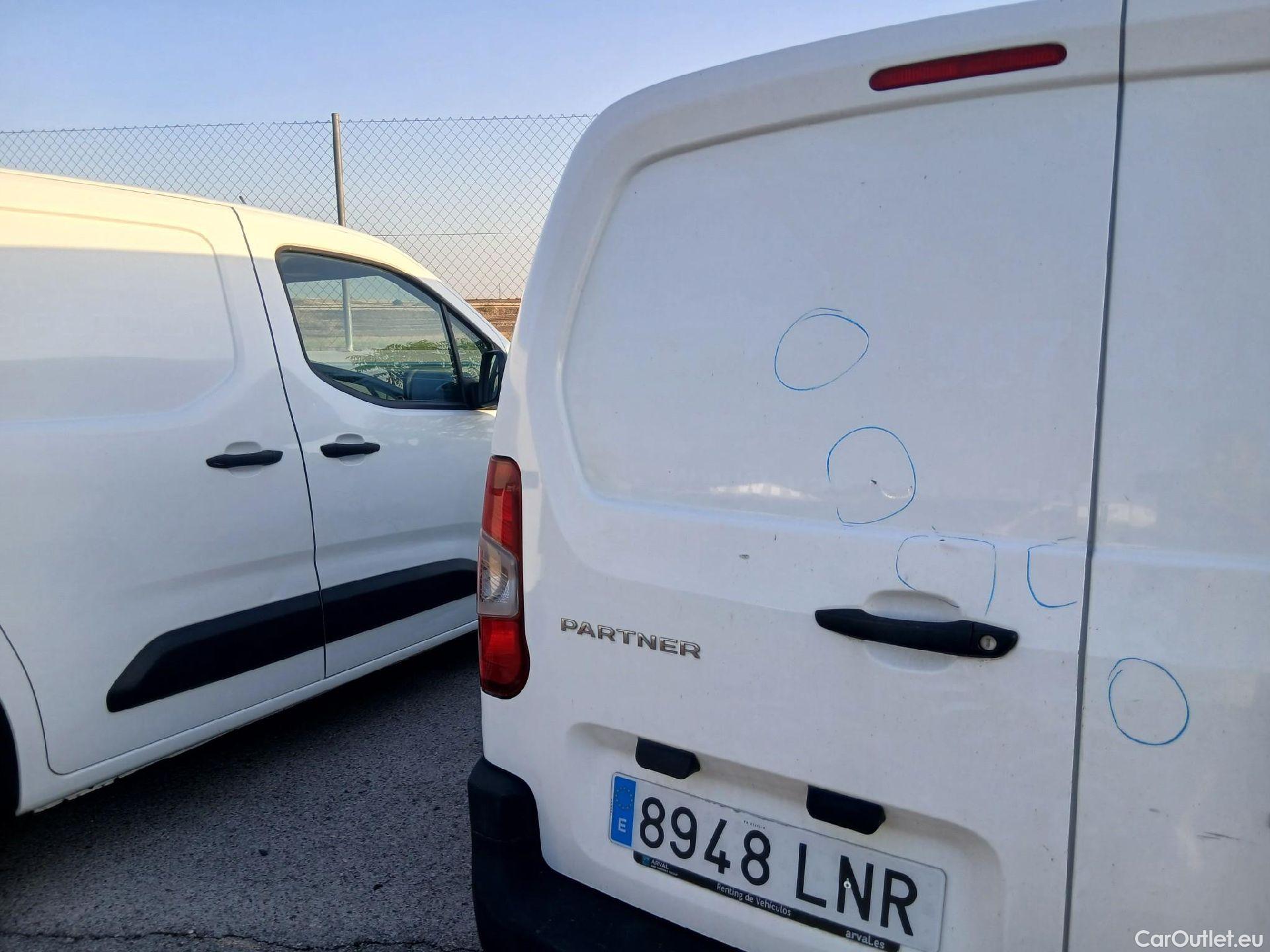 Peugeot  Partner PEUGEOT  / 2018 / 3P / furgón derivado de turismo Pro Standard 600kg BlueHDi 73kW (AC) #15