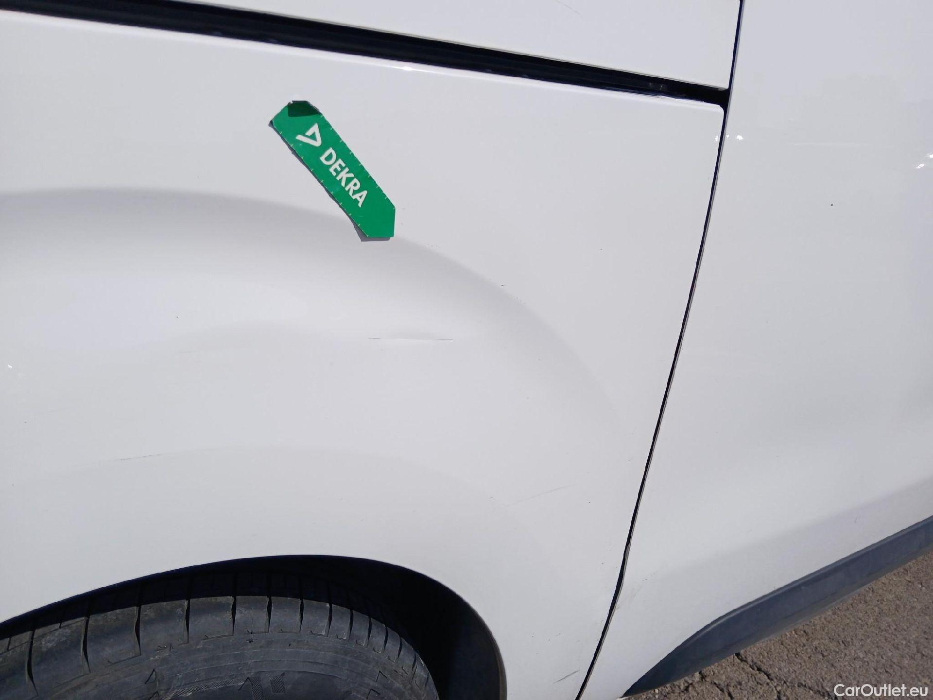  Peugeot  Expert PEUGEOT  / 2016 / 4P / furgón Furgón Premium 1.5 BlueHDi 120 Standard #42