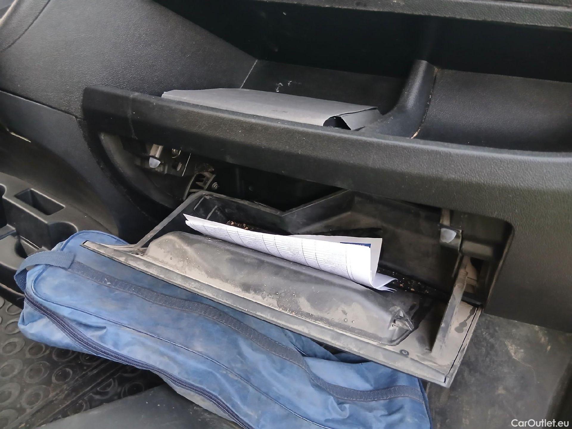 Opel  Movano OPEL  / 2021 / 4P / Furgón Base L2H2 3.5T 2.2 BlueHDi #4
