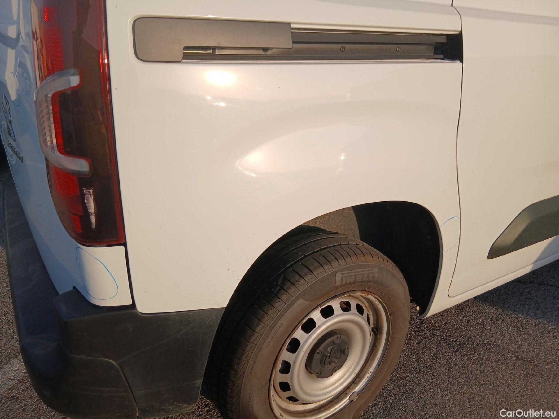  Peugeot  Partner PEUGEOT  / 2018 / 3P / furgón derivado de turismo Pro Standard 600kg BlueHDi 73kW (AC) #24