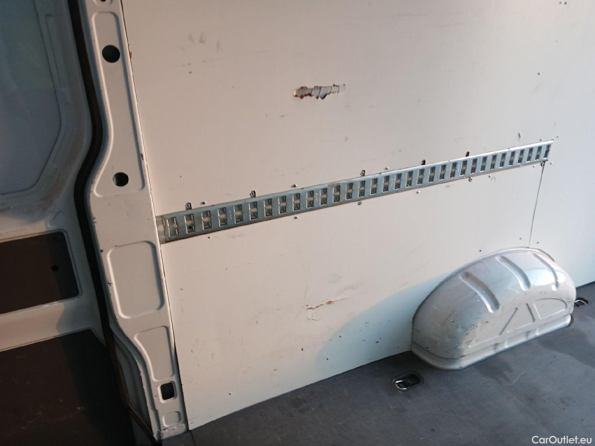  Man  TGE MAN  / 2017 / 4P / furgón 2.0TDI 130KW 3.5T FWD L4H3 #9