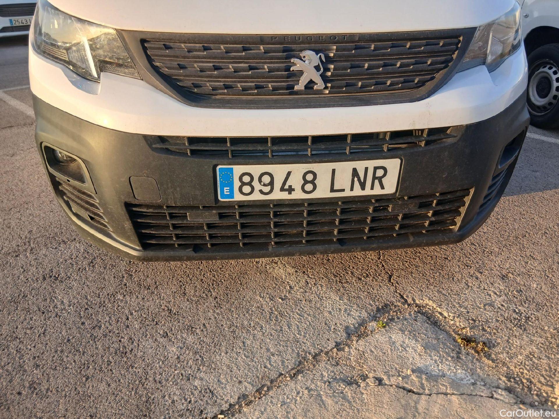  Peugeot  Partner PEUGEOT  / 2018 / 3P / furgón derivado de turismo Pro Standard 600kg BlueHDi 73kW (AC) #3