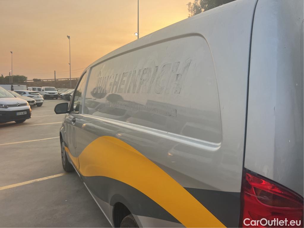 Mercedes  Vito MERCEDES-BENZ  / 2014 / 4P / furgón 111 CDI Larga #18