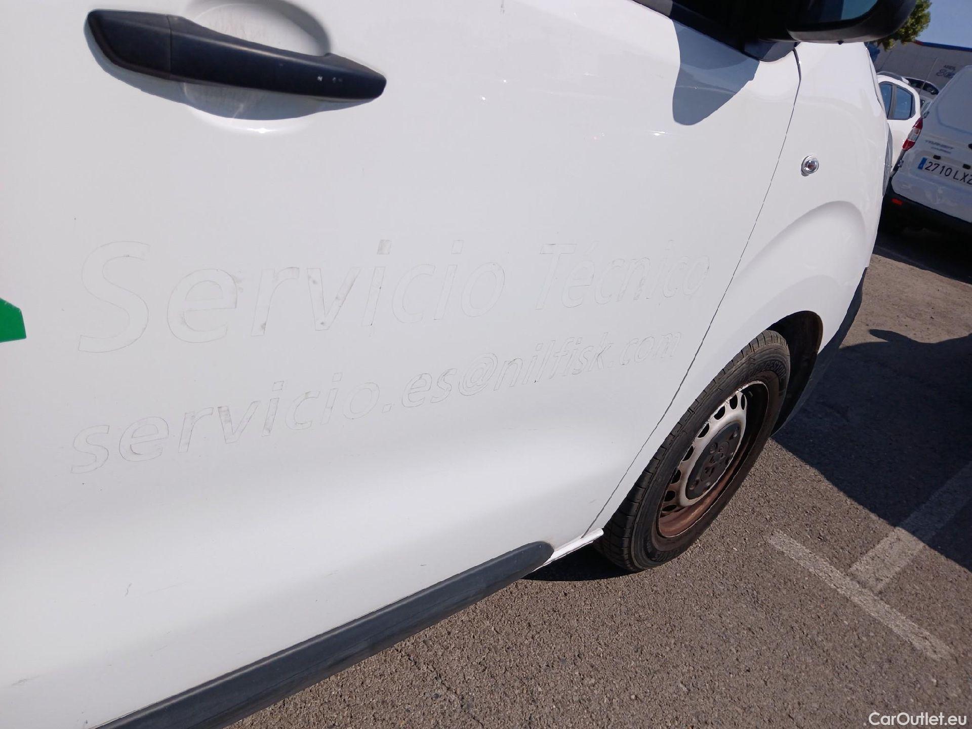 Peugeot  Expert PEUGEOT  / 2016 / 4P / furgón Furgón Premium 1.5 BlueHDi 120 Standard #52