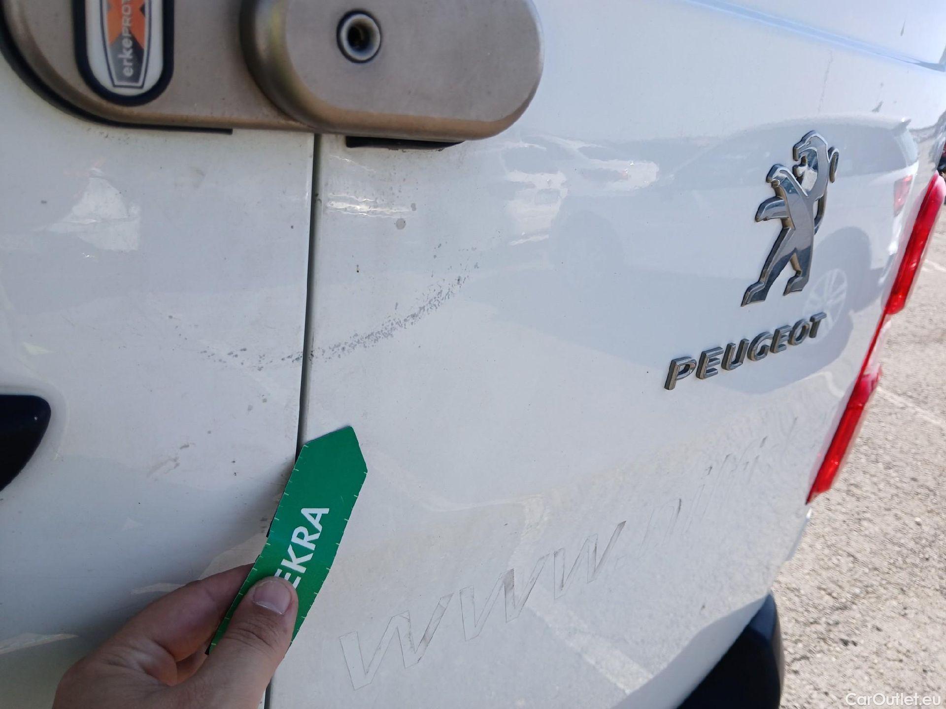  Peugeot  Expert PEUGEOT  / 2016 / 4P / furgón Furgón Premium 1.5 BlueHDi 120 Standard #41