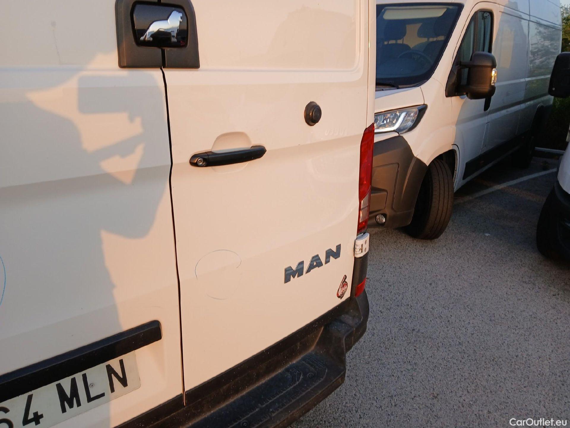  Man  TGE MAN  / 2017 / 4P / furgón 2.0TDI 130KW 3.5T FWD L4H3 #31