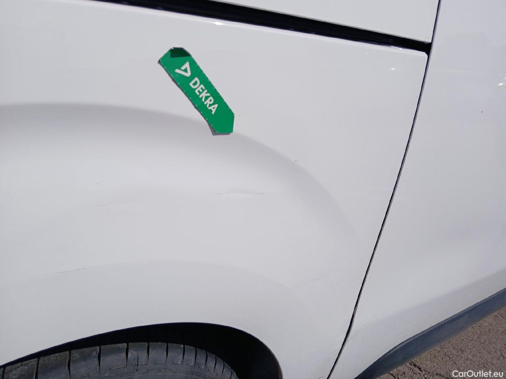  Peugeot  Expert PEUGEOT  / 2016 / 4P / furgón Furgón Premium 1.5 BlueHDi 120 Standard #44
