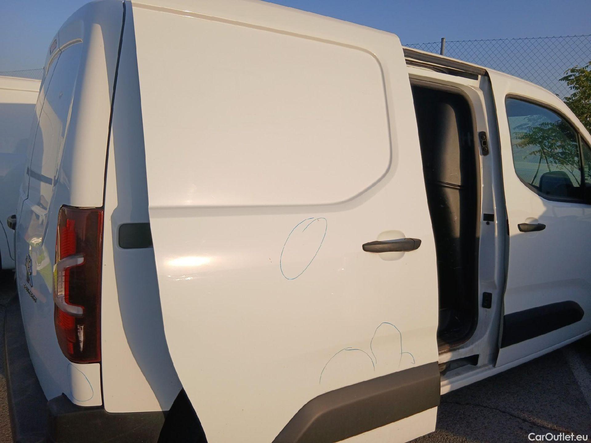  Peugeot  Partner PEUGEOT  / 2018 / 3P / furgón derivado de turismo Pro Standard 600kg BlueHDi 73kW (AC) #26