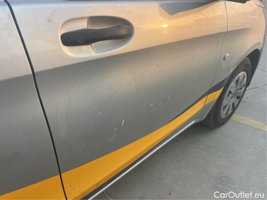  Mercedes  Vito MERCEDES-BENZ  / 2014 / 4P / furgón 111 CDI Larga #24
