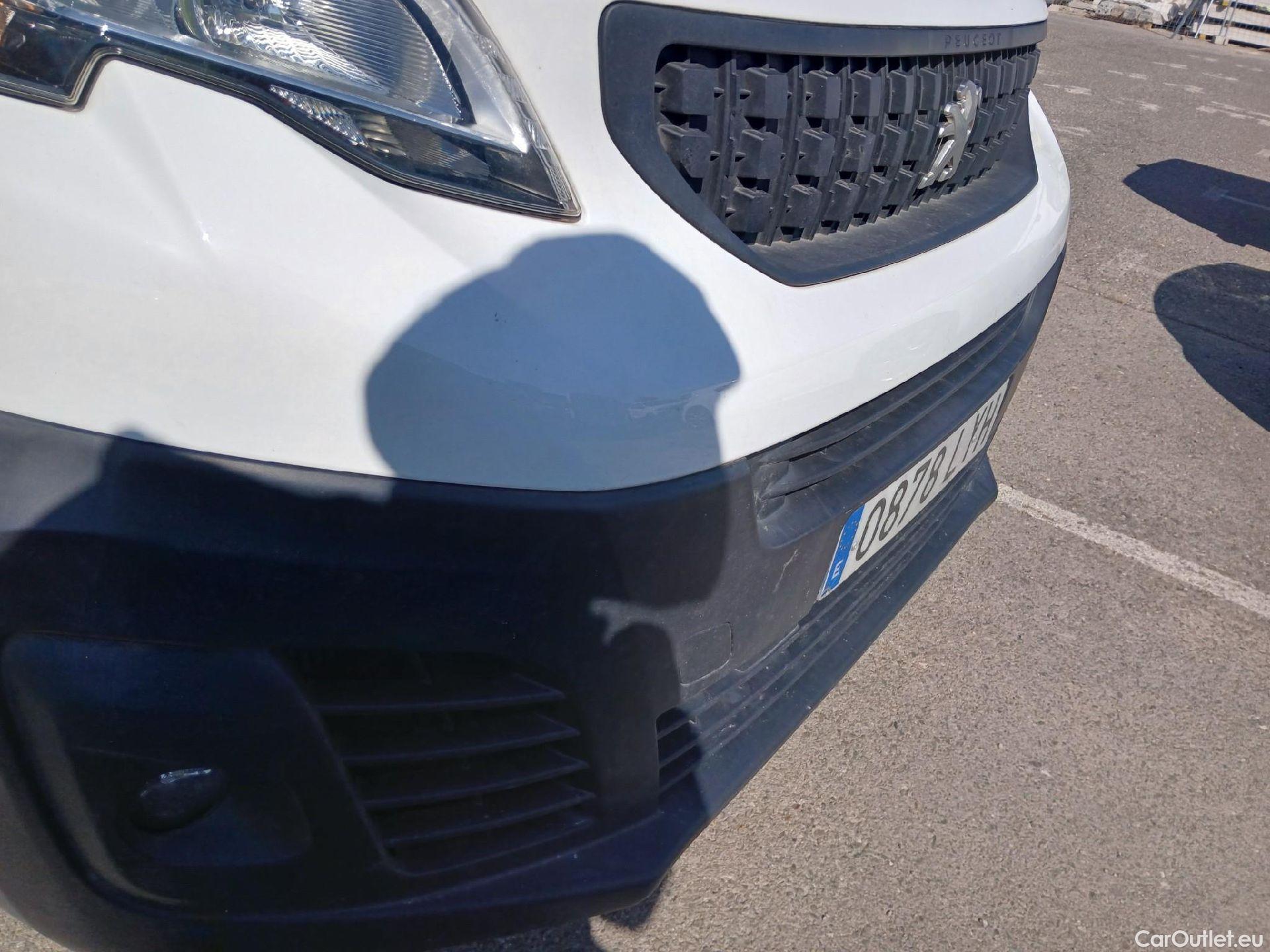  Peugeot  Expert PEUGEOT  / 2016 / 4P / furgón Furgón Premium 1.5 BlueHDi 120 Standard #16