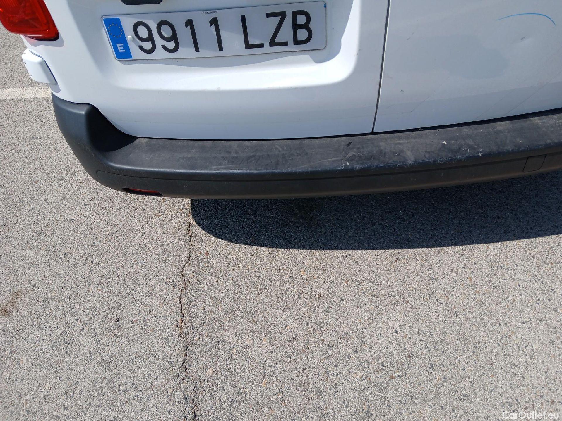  Peugeot  Expert PEUGEOT  / 2016 / 4P / furgón Furgón Pro 1.5 BlueHDi 120 Standard #32