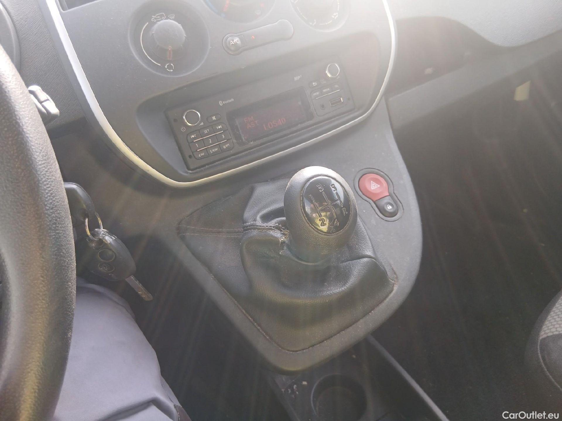  Renault  Kangoo RENAULT  Furgón/2013/3P/furgón derivado de turismo Profesional dCi 55 kW (75 CV) #46