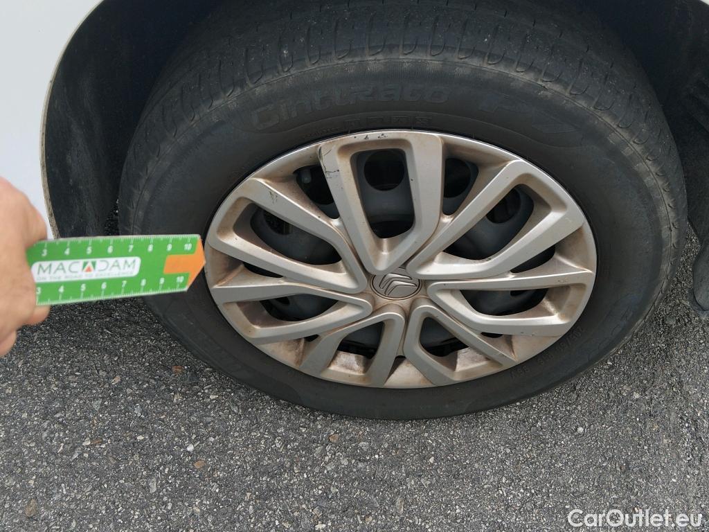  Citroen  Berlingo CITROEN  / 2018 / 5P / monovolumen compacto Talla M BlueHDi 100 S&S FEEL #48