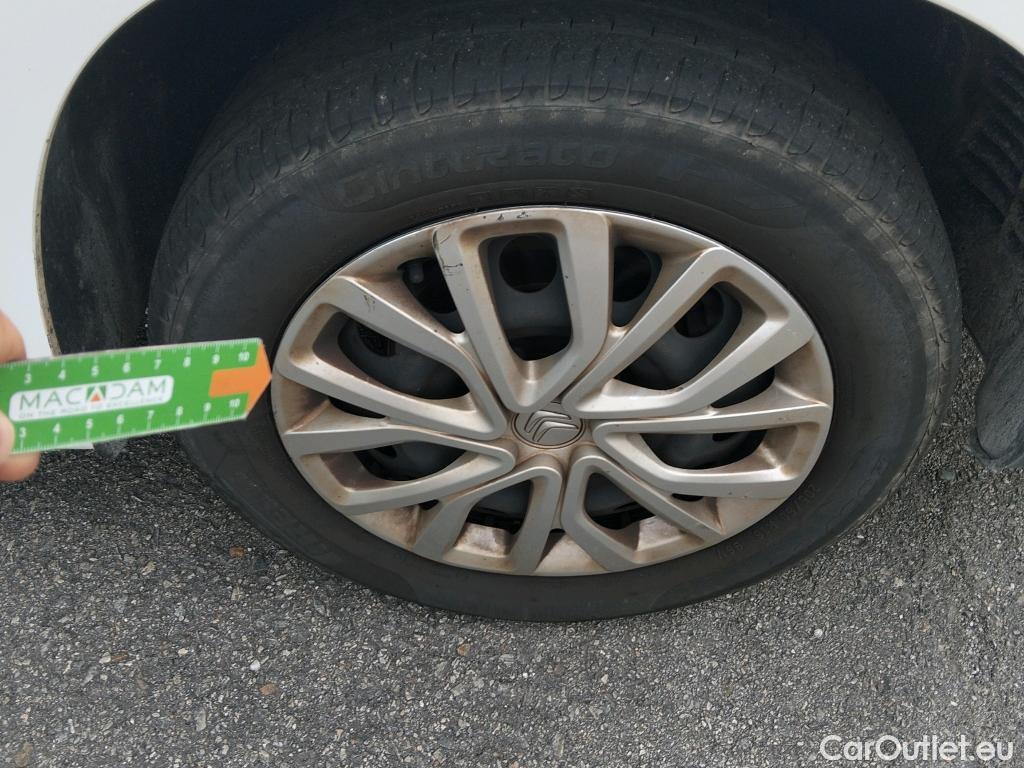  Citroen  Berlingo CITROEN  / 2018 / 5P / monovolumen compacto Talla M BlueHDi 100 S&S FEEL #47