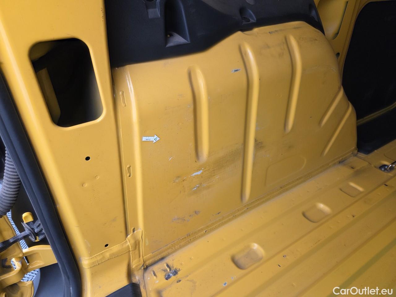  Volkswagen  Caddy Cargo 2.0 TDI 90 kW DSG #32