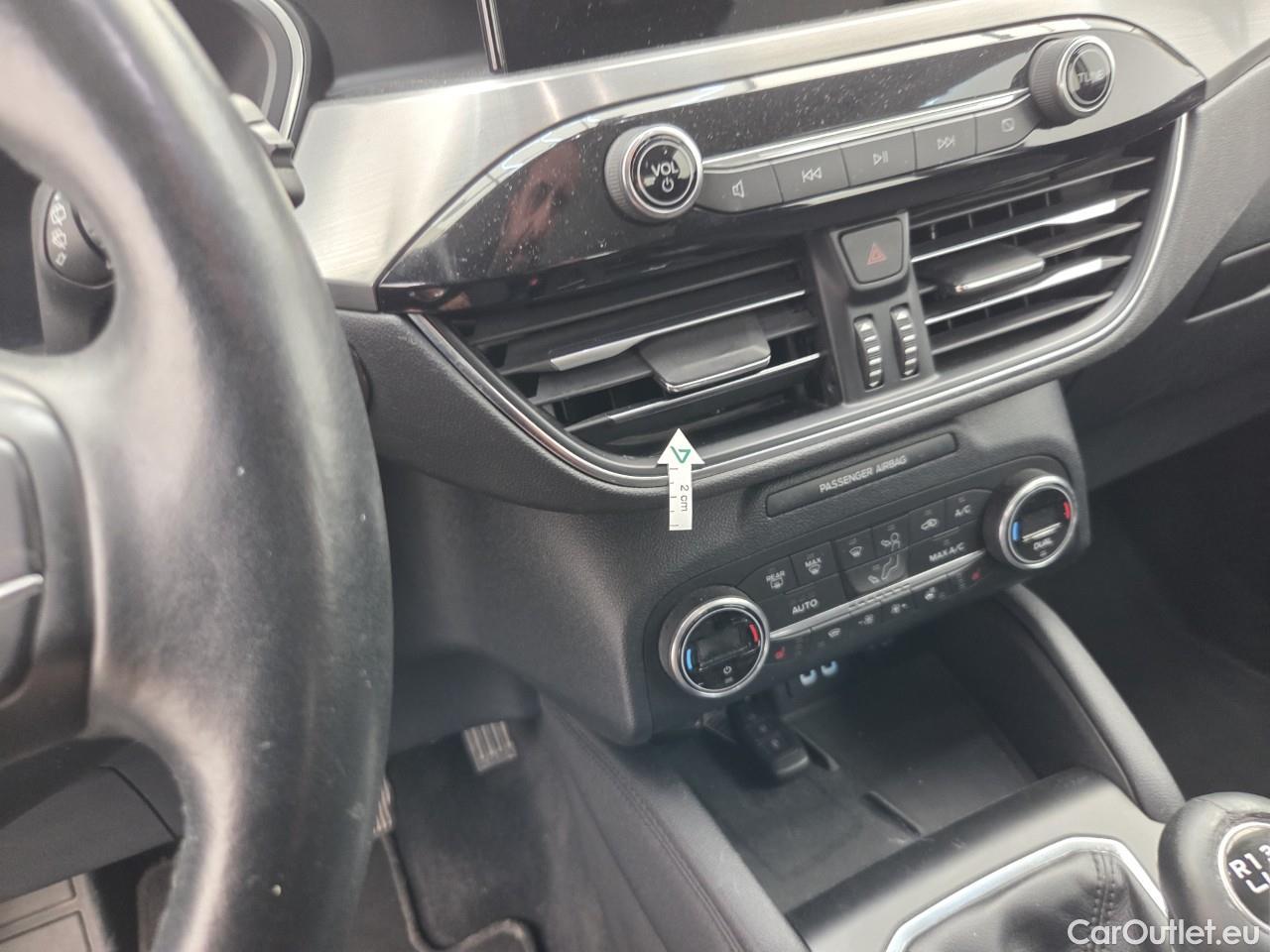  Ford  Kuga 1.5 EcoBoost 150CP Titanium #32