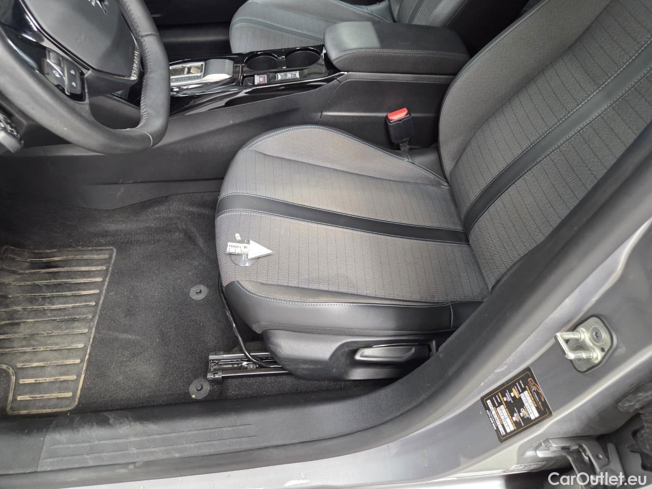  Peugeot  208 1.2 Puretech 100CP Allure Pack Auto STT #43