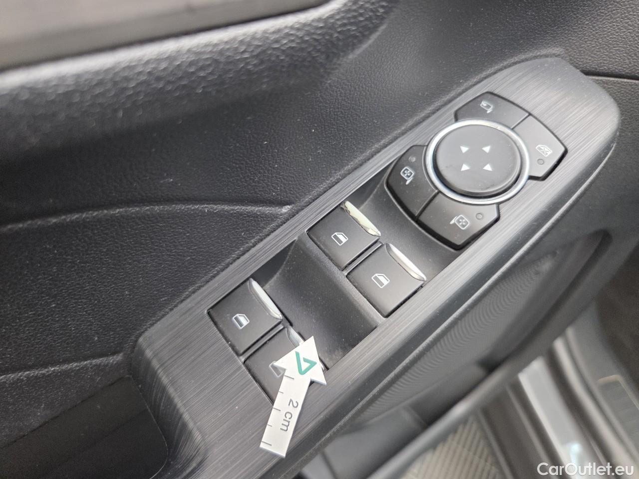  Ford  Kuga 1.5 EcoBoost 150CP Titanium #26