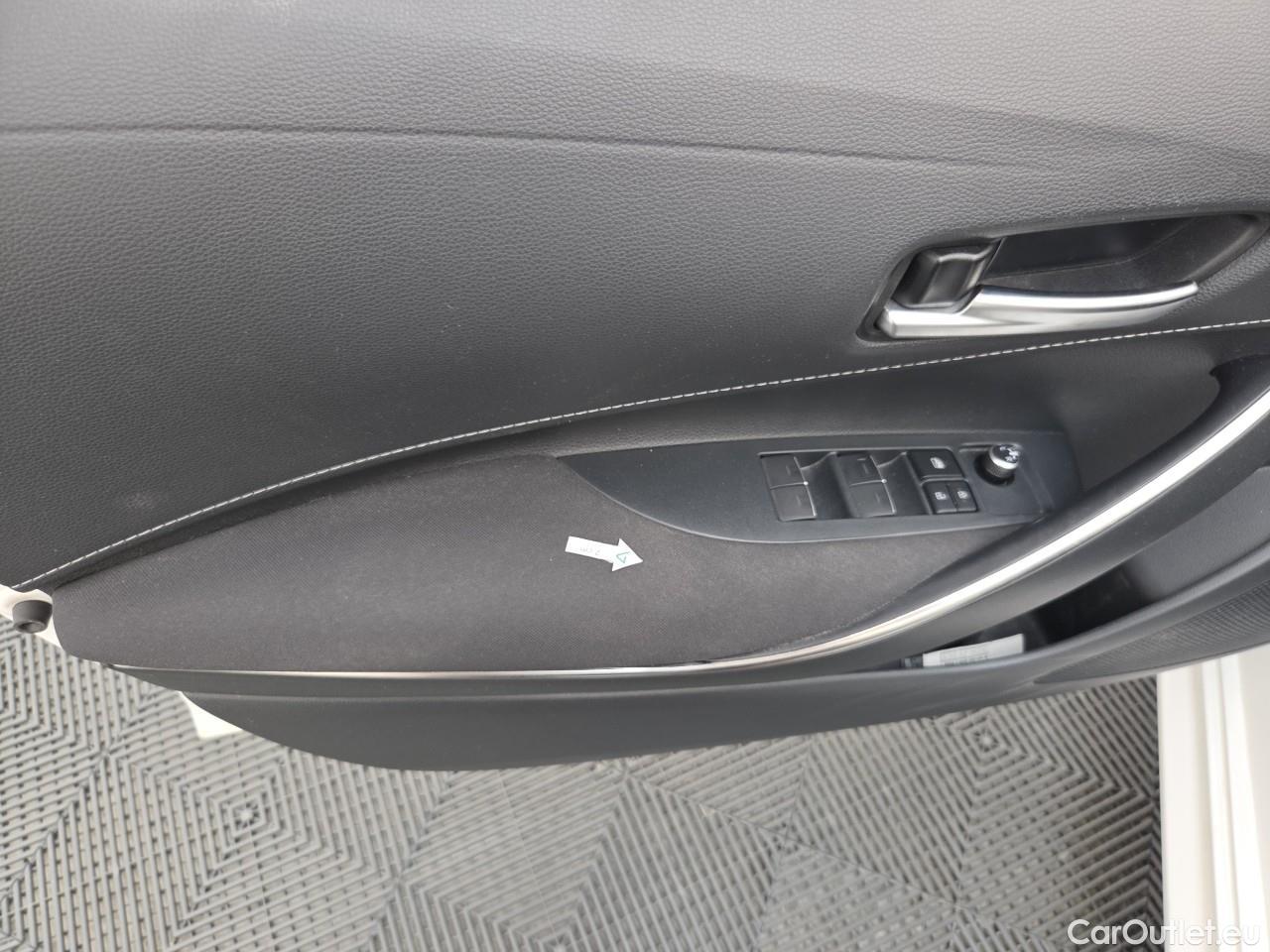  Toyota  Corolla 1.8 Hybrid Dynamic HSD TS E-CVT #38