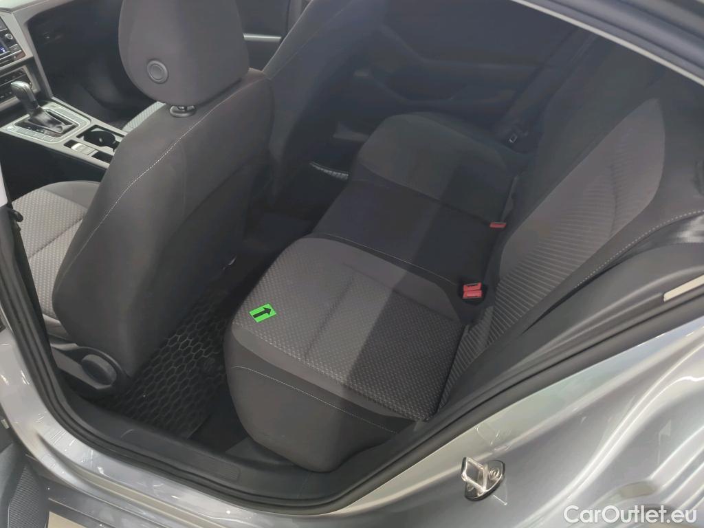  Volkswagen  Passat Advance 1.5 TSI ACT DSG 150 CP #18