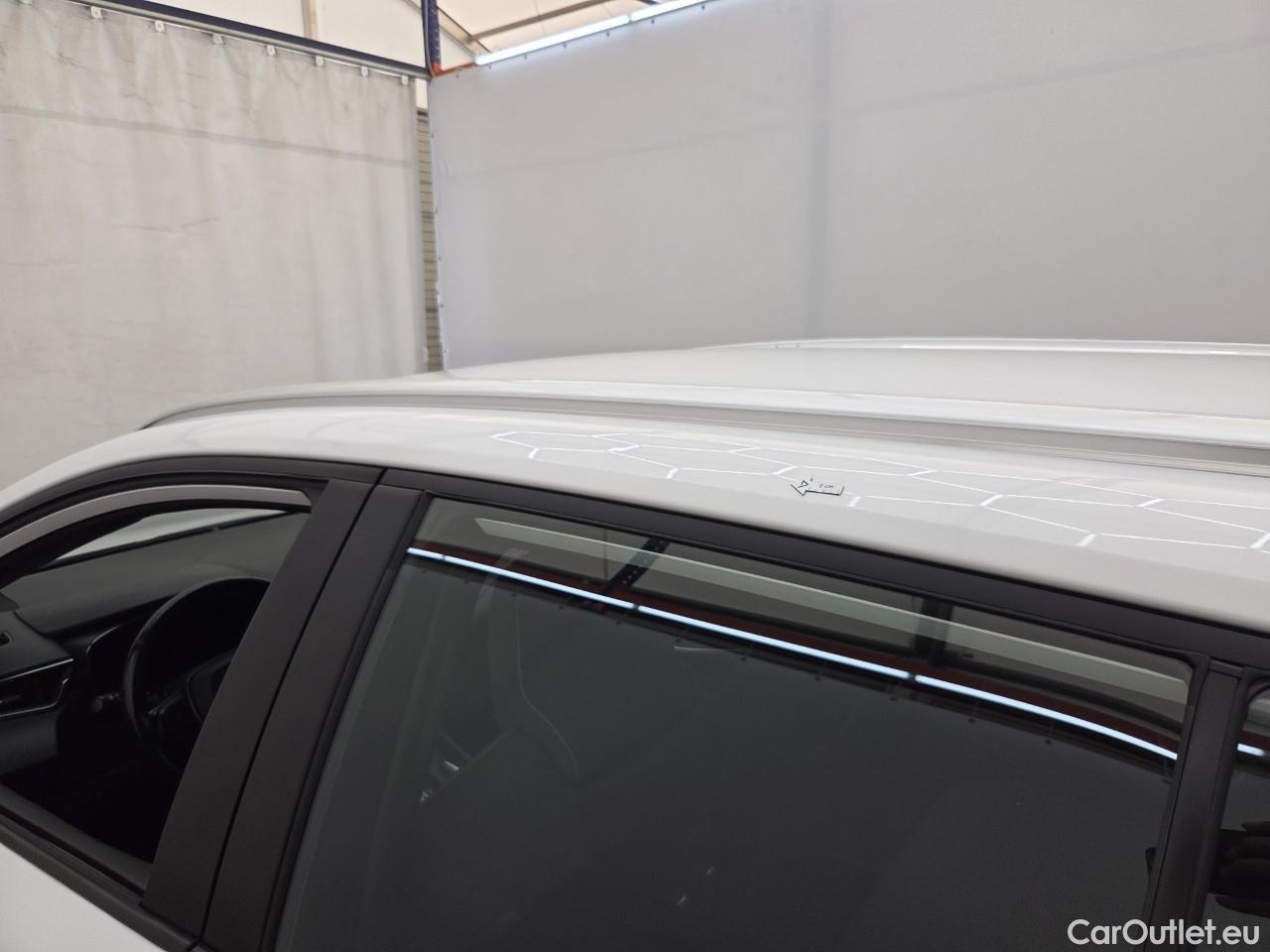  Toyota  Corolla 1.8 Hybrid Dynamic HSD TS E-CVT #32