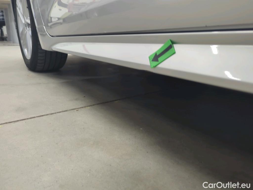  Toyota  Corolla 1.8 Hybrid Dynamic HSD E-CVT #13