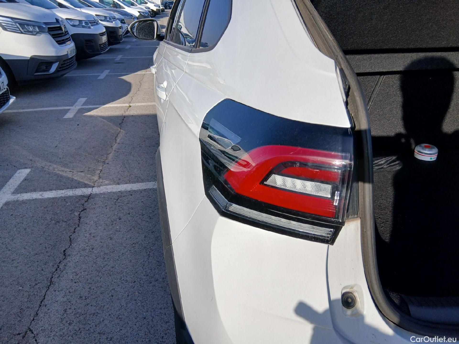  Volkswagen  Taigo VOLKSWAGEN  / 2021 / 5P / todoterreno Life 1.0 TSI 70kW (95CV) #33