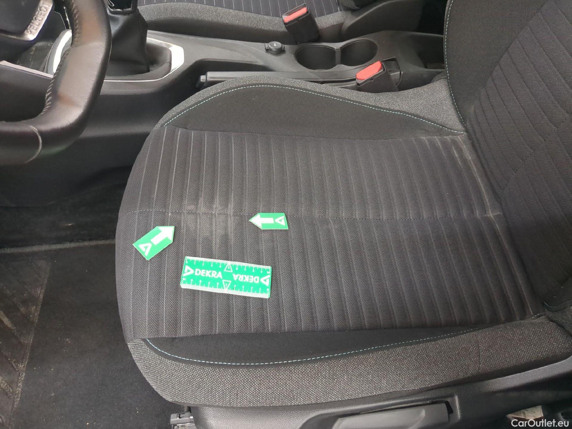  Peugeot  208  Style 1.2 PureTech 75CV BVM5 E6d #1