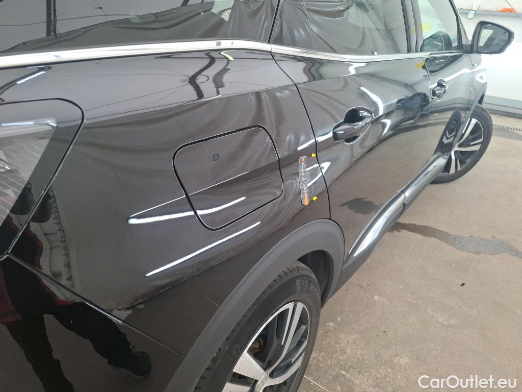  Peugeot  3008 PEUGEOT  / 2020 / 5P / SUV 1.6 HYBRID 225 E-EAT8 GT #9