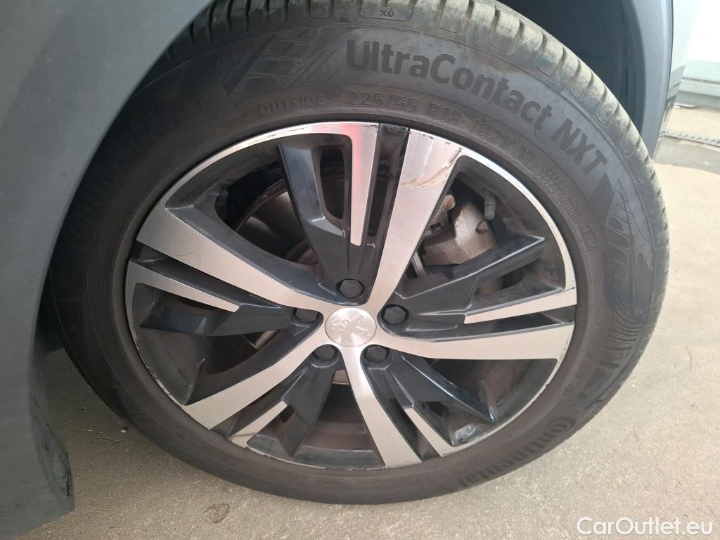  Peugeot  3008 PEUGEOT  / 2020 / 5P / SUV 1.6 HYBRID 225 E-EAT8 GT #51
