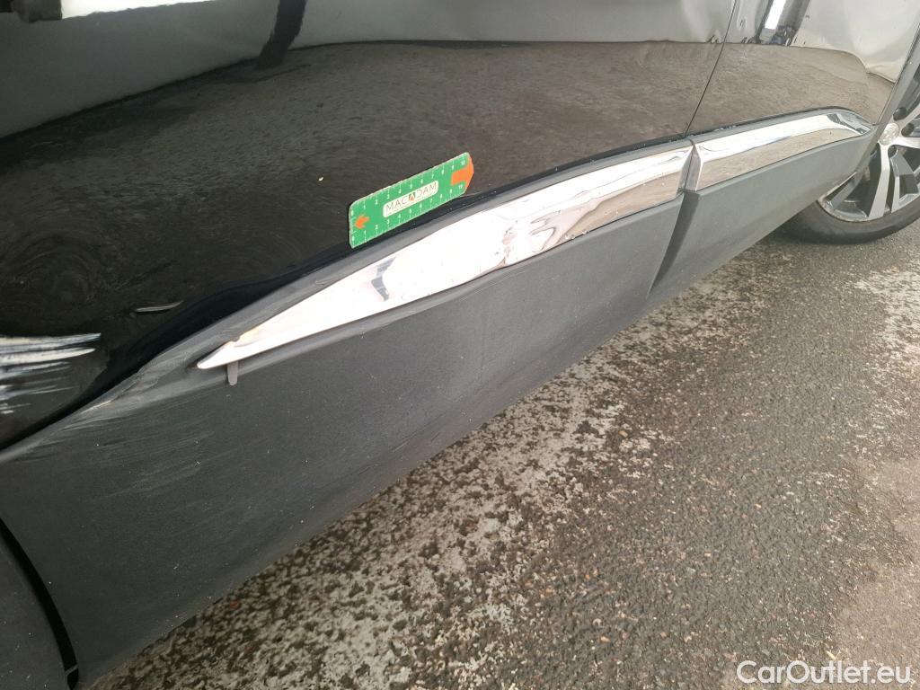  Peugeot  3008 PEUGEOT  / 2020 / 5P / SUV 1.6 HYBRID 225 E-EAT8 Allure #7