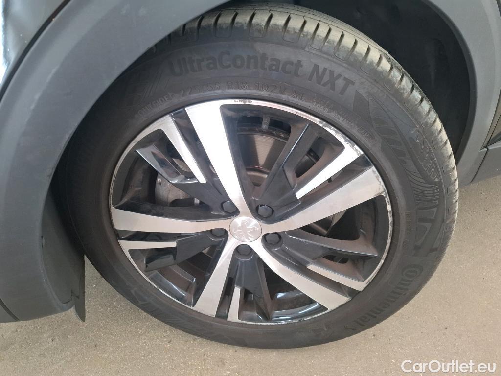  Peugeot  3008 PEUGEOT  / 2020 / 5P / SUV 1.6 HYBRID 225 E-EAT8 GT #40