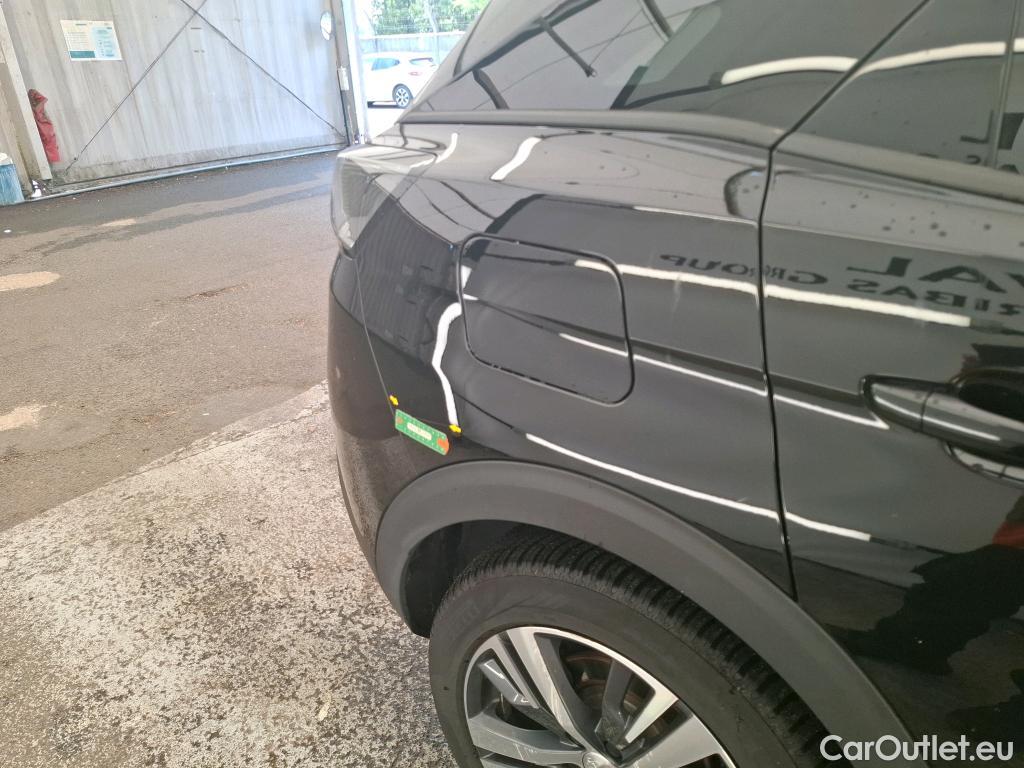  Peugeot  3008 PEUGEOT  / 2020 / 5P / SUV 1.6 HYBRID 225 E-EAT8 Allure #5