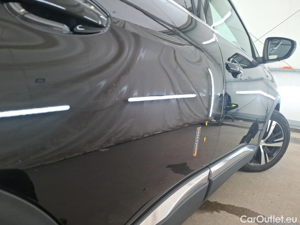  Peugeot  3008 PEUGEOT  / 2020 / 5P / SUV 1.6 HYBRID 225 E-EAT8 GT #4