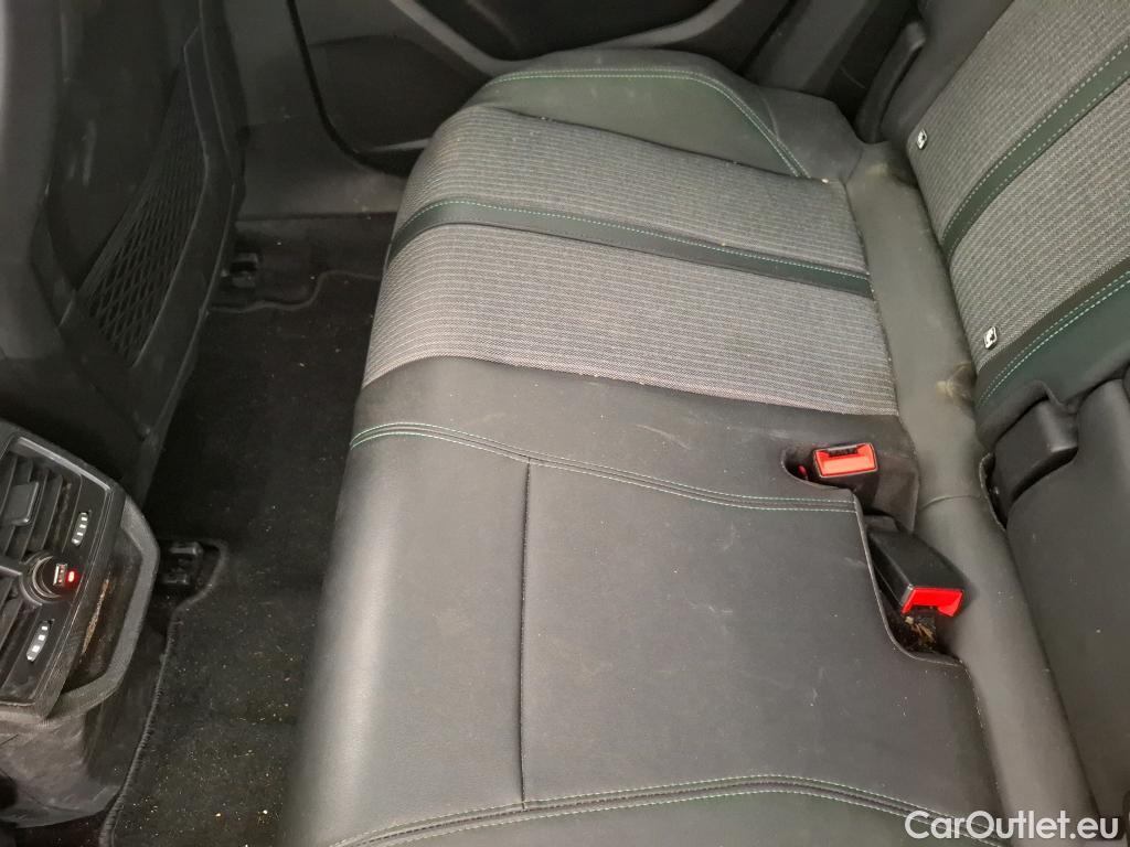  Peugeot  3008 PEUGEOT  / 2020 / 5P / SUV 1.6 HYBRID 225 E-EAT8 Allure Pack #95
