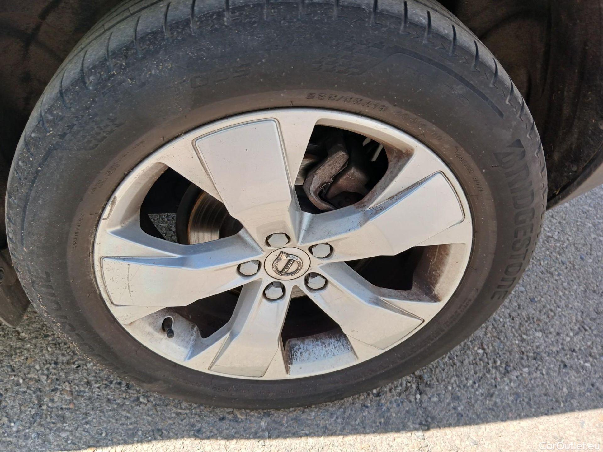  Volvo  XC 40 VOLVO XC40 / 2017 / 5P / todoterreno 1.5 T3 Momentum Pro Auto #35