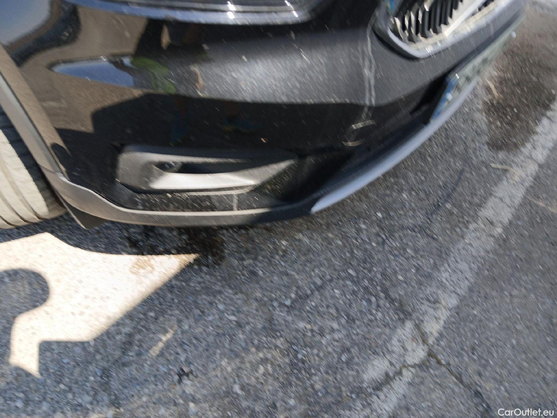  Volvo  XC 40 VOLVO XC40 / 2017 / 5P / todoterreno 1.5 T3 Momentum Pro Auto #23