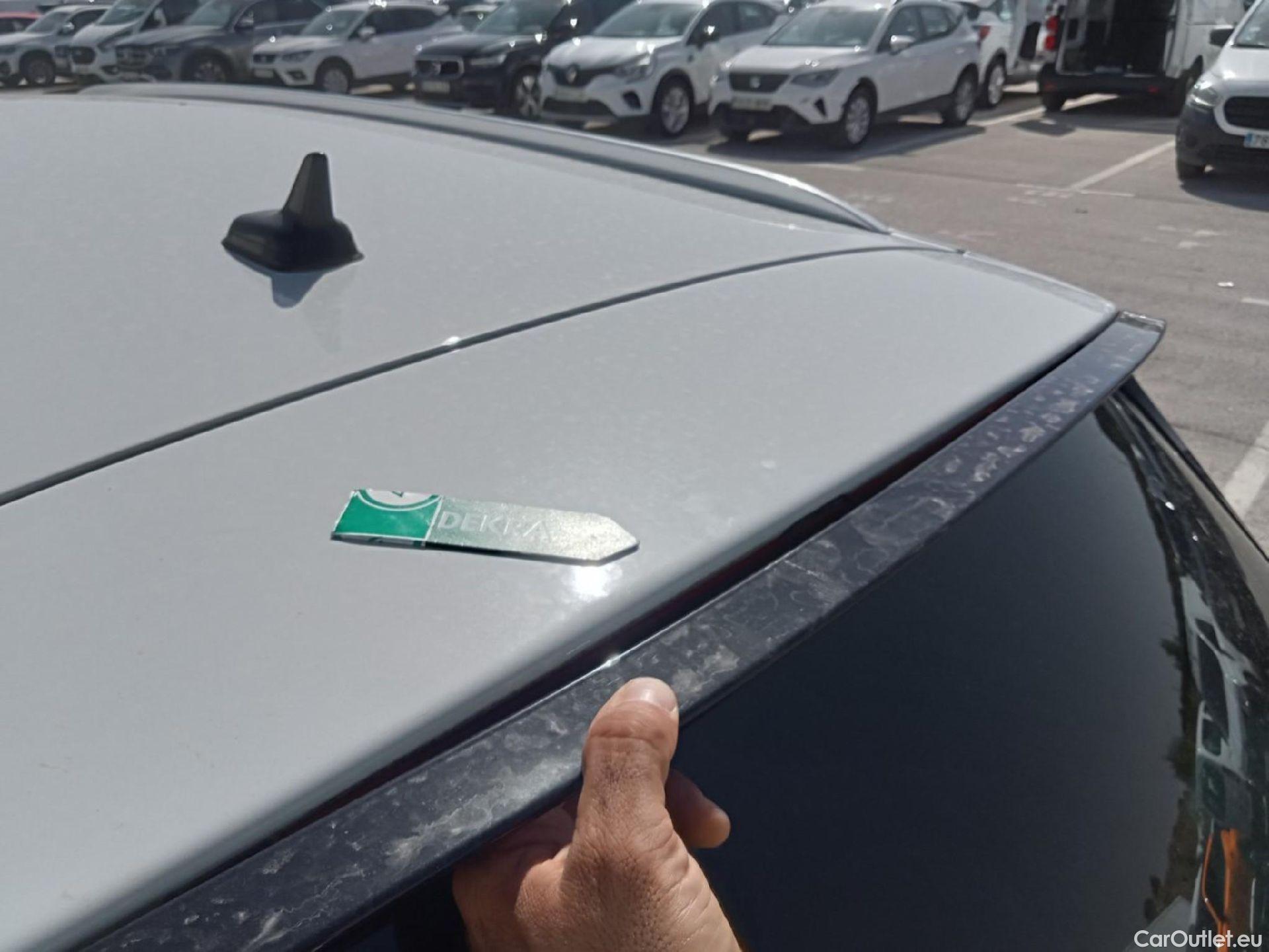  Volkswagen  Passat VOLKSWAGEN  / 2019 / 5P / familiar Variant R-Line 2.0 TDI 147kW (200CV) DSG #13