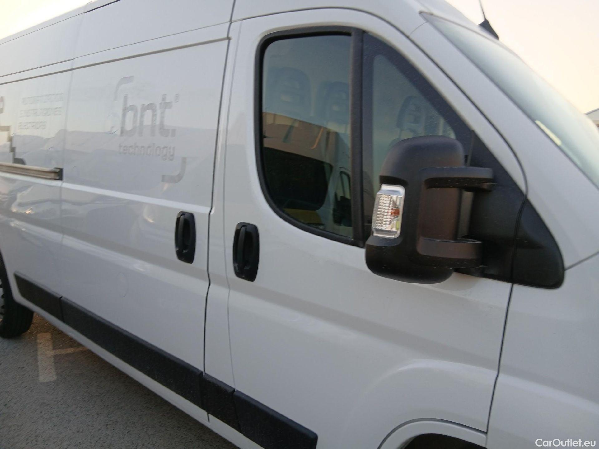  Peugeot  Boxer PEUGEOT  / 2014 / 4P / furgón 335 L3 H2 BHDI 103kW (140CV) S&S 6 V. M #48