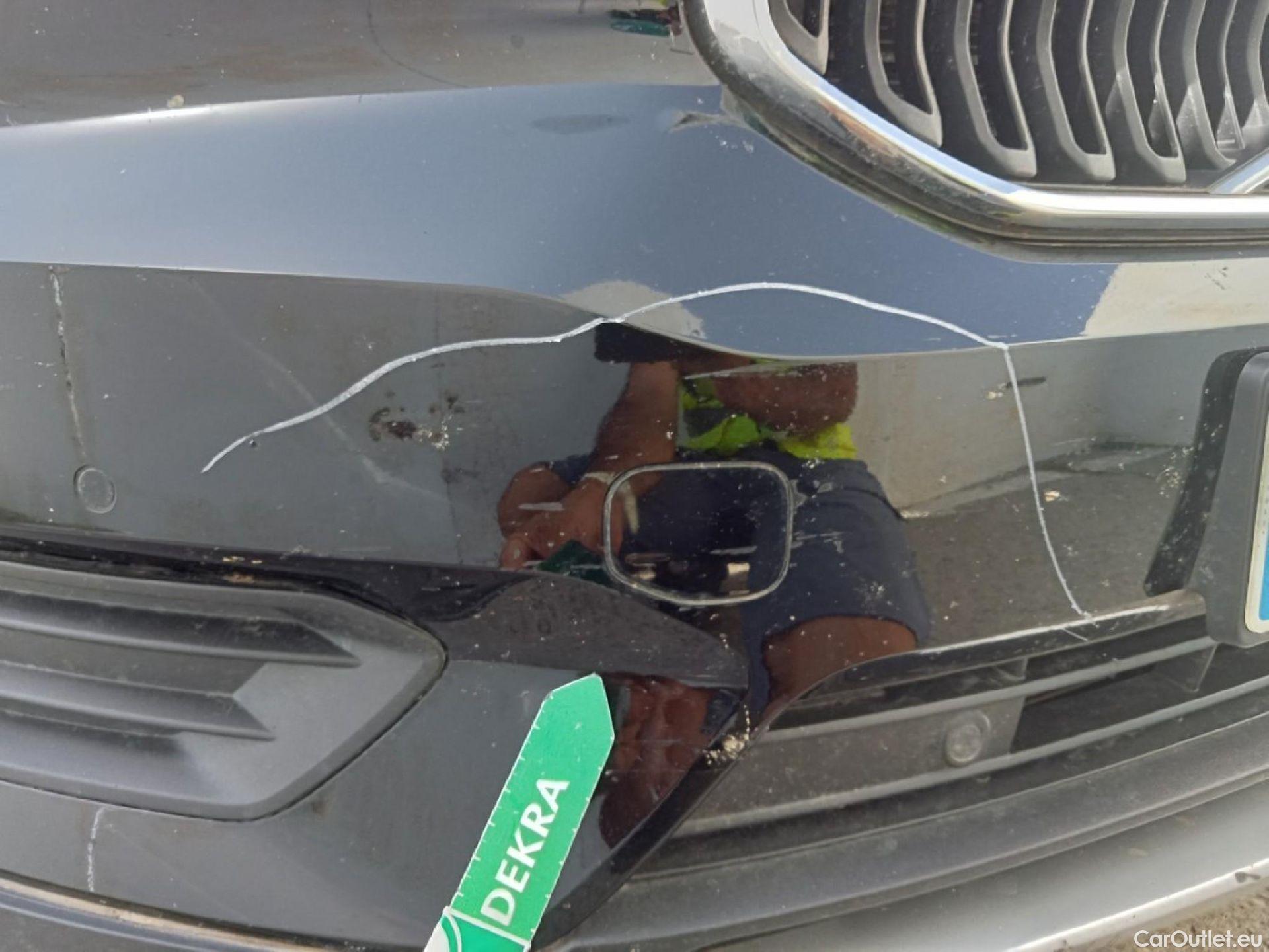  Volvo  XC 40 VOLVO XC40 / 2017 / 5P / todoterreno 1.5 T2 Momentum Pro #4