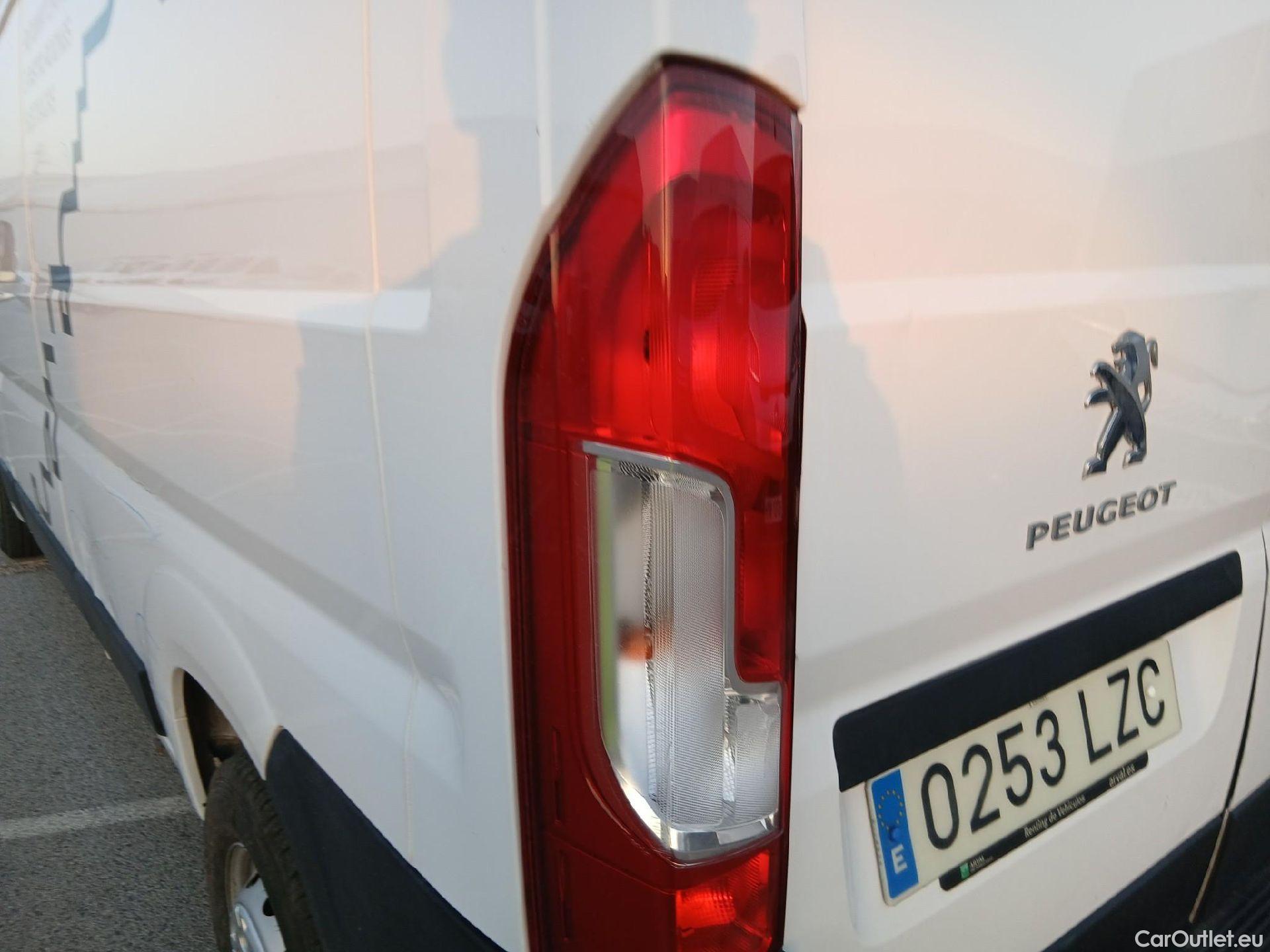  Peugeot  Boxer PEUGEOT  / 2014 / 4P / furgón 335 L3 H2 BHDI 103kW (140CV) S&S 6 V. M #18
