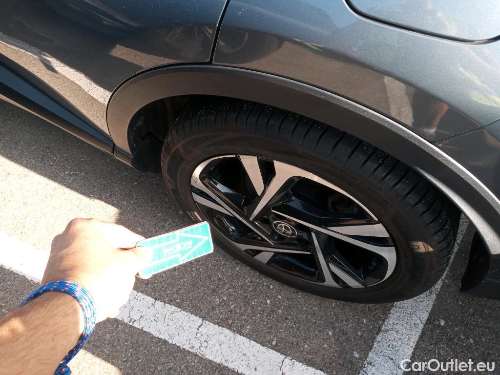  Toyota  C-HR TOYOTA  / 2019 / 5P / todoterreno 2.0 180H Advance #6