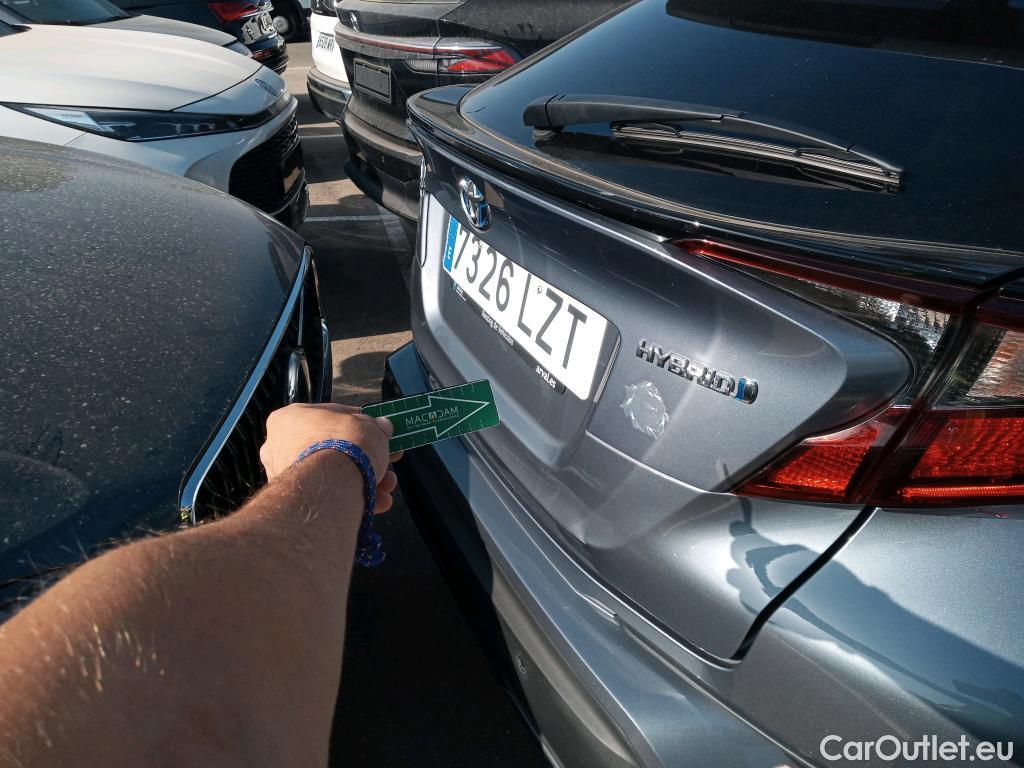  Toyota  C-HR TOYOTA  / 2019 / 5P / todoterreno 2.0 180H Advance #2