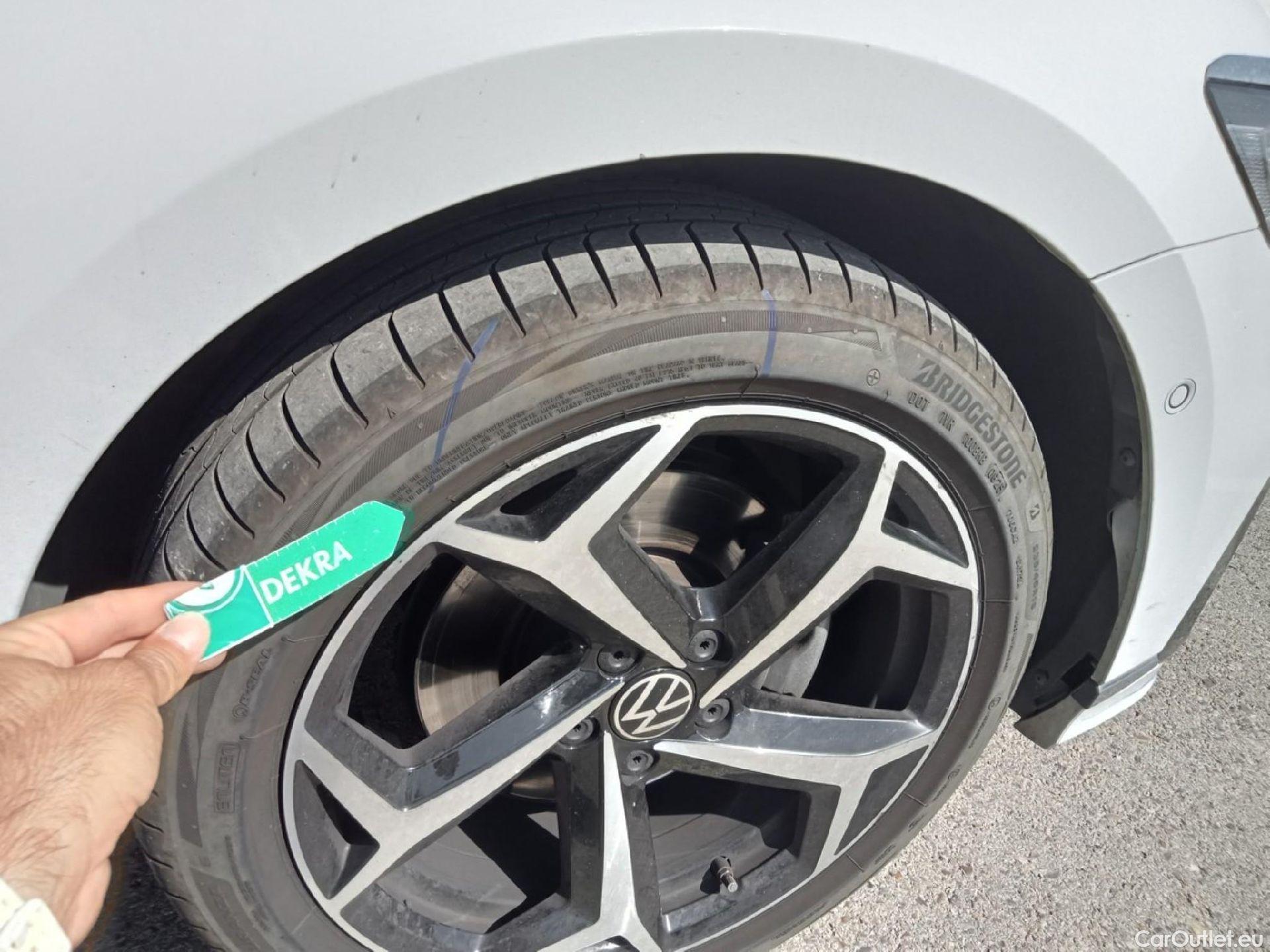  Volkswagen  Passat VOLKSWAGEN  / 2019 / 5P / familiar Variant R-Line 2.0 TDI 147kW (200CV) DSG #29