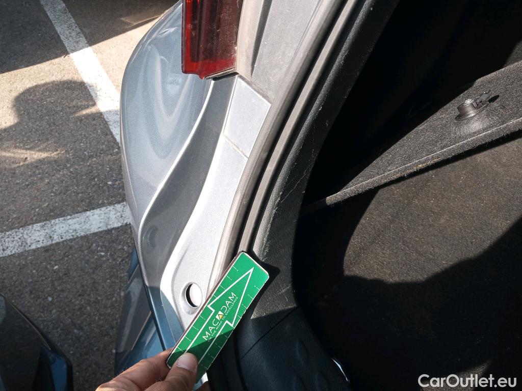  Toyota  C-HR TOYOTA  / 2019 / 5P / todoterreno 2.0 180H Advance #12