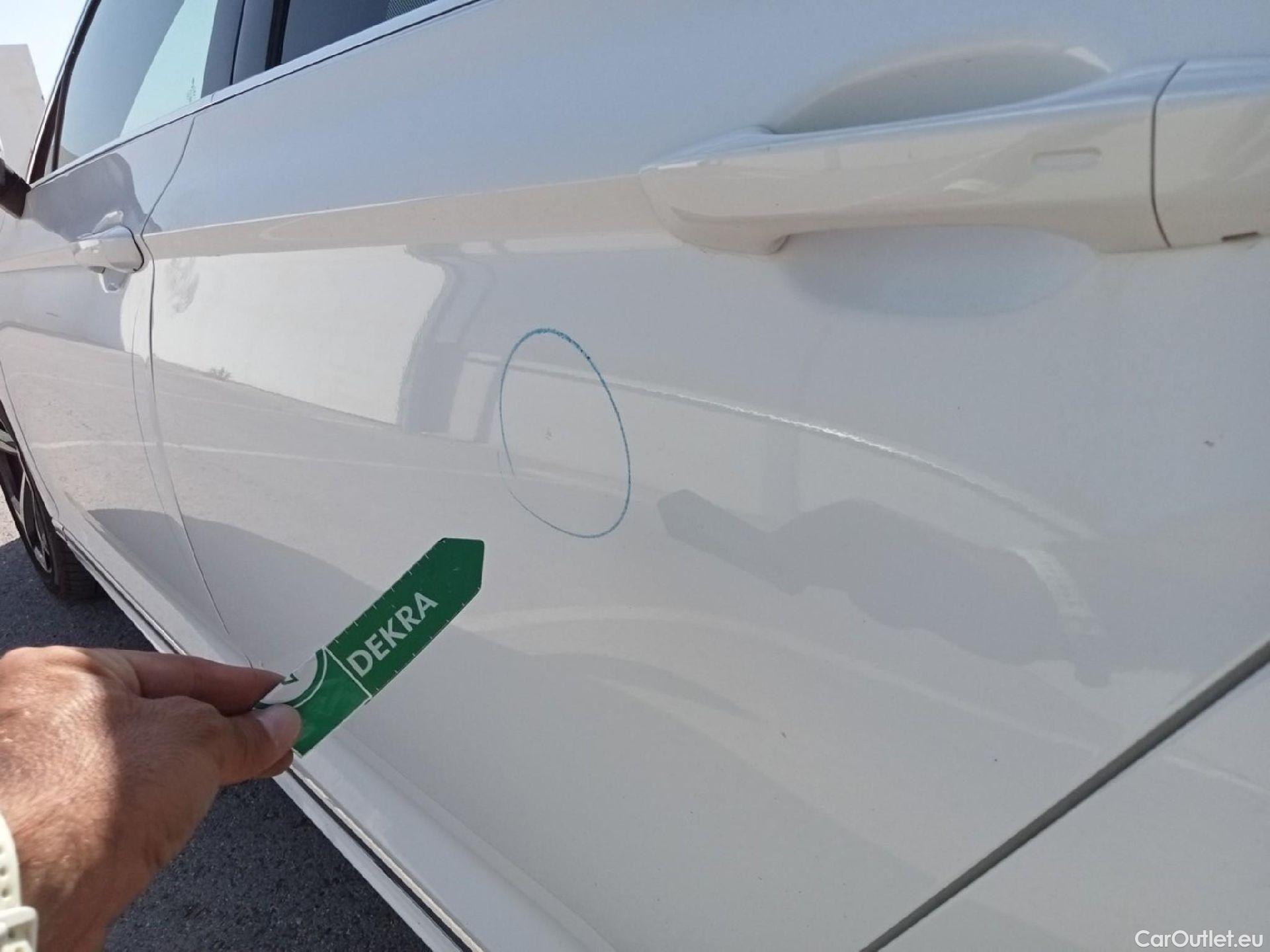  Volkswagen  Passat VOLKSWAGEN  / 2019 / 5P / familiar Variant R-Line 2.0 TDI 147kW (200CV) DSG #14