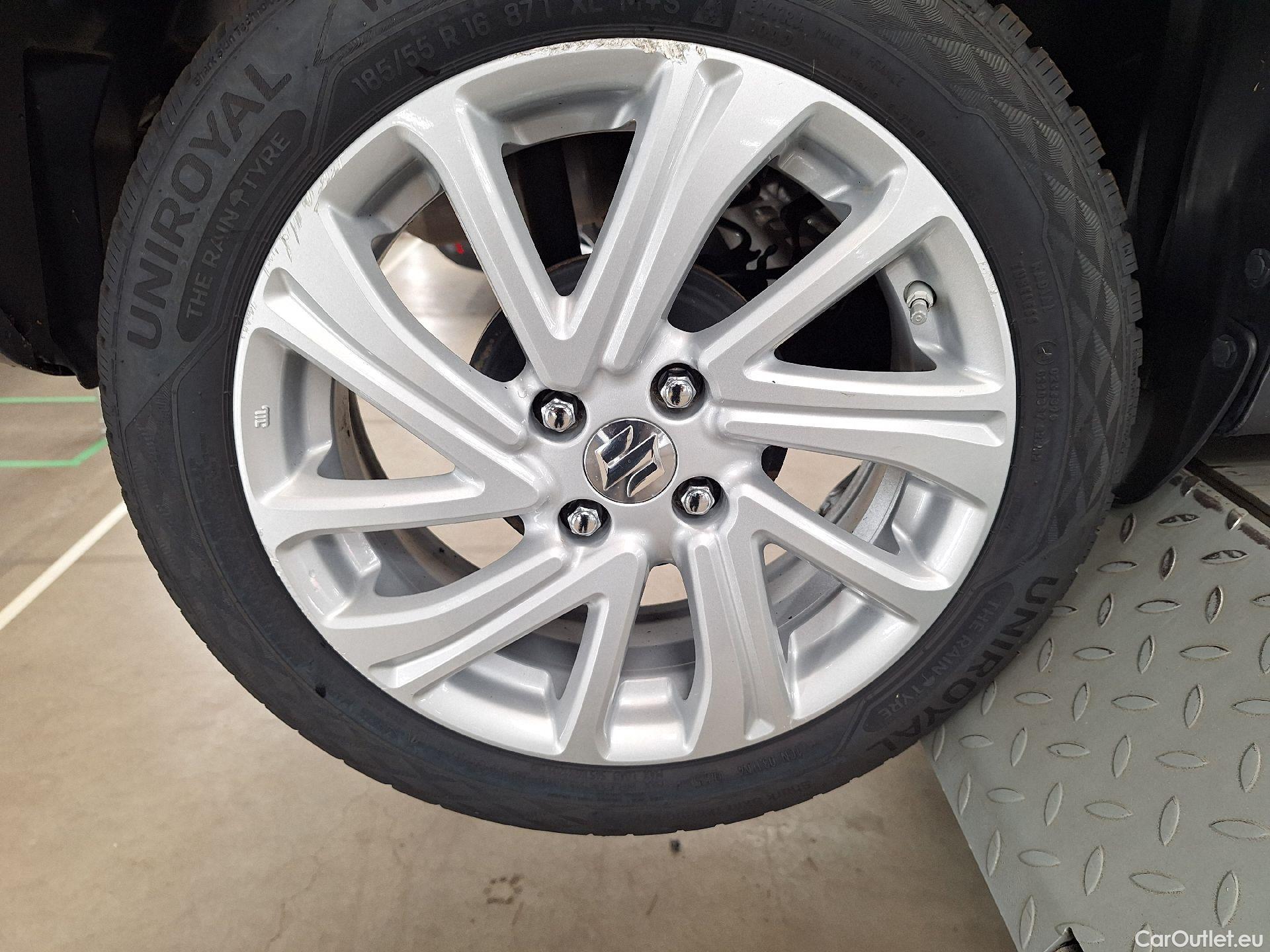  Suzuki  Swift Suzuki,  '17, Suzuki  1.2 Grand Luxe + CVT 5d #29