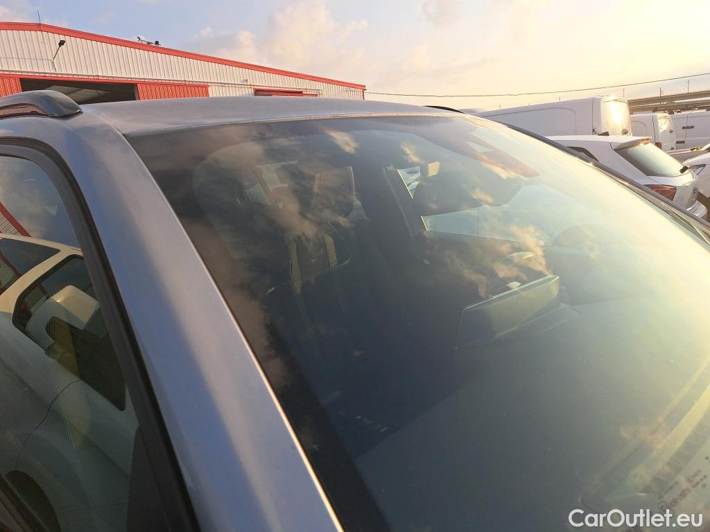  Peugeot  2008 PEUGEOT  / 2019 / 5P / todoterreno Allure BlueHDI 130 S&S EAT8 (Partners) #1