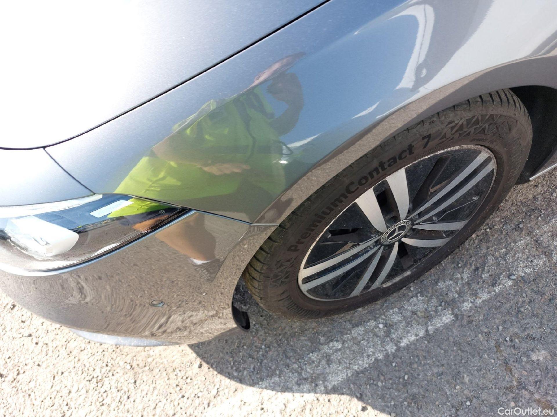  Mercedes  A-Klasse MERCEDES-BENZ Clase A / 2018 / 4P / sedán Sedán A 200 d #9